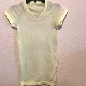 Lululemon swiftly tech tee -size 2